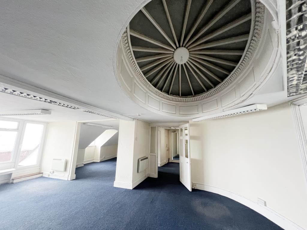 Lot: 67 - SUBSTANTIAL RESIDENTIAL DEVELOPMENT WITH OUTSTANDING VIEWS PLANNING FOR TWELVE APARTMENTS - Third floor office areas 50 The Terrace